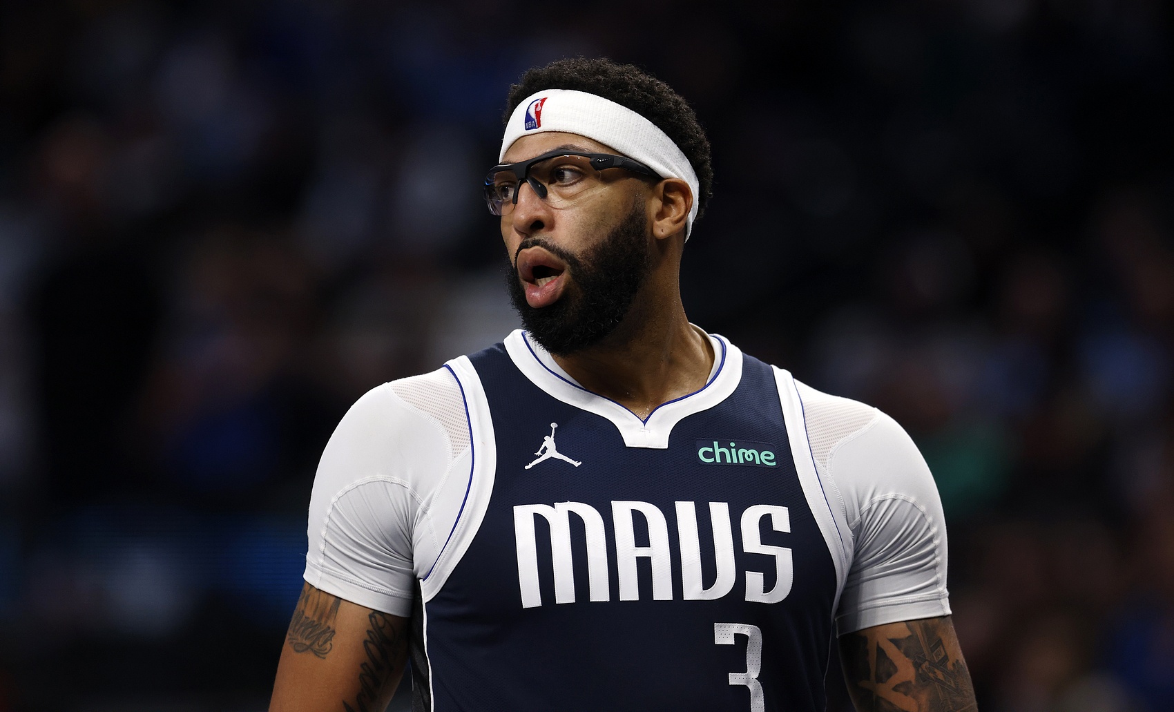 名记:老鹰和猛龙已不再就浓眉与独行侠进行任何实质性谈判