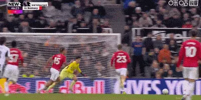 拉姆塞禁区被认定假摔,两黄变一红被罚下