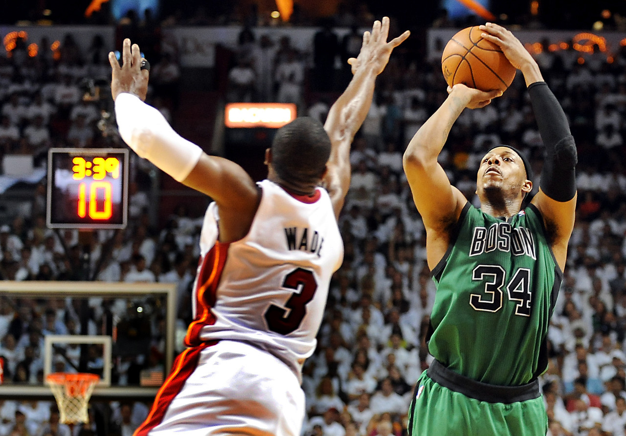 奇异果体育平台-皮尔斯：贝弗利总说些争议言论 韦德不该跟他吵 换我根本不搭理他